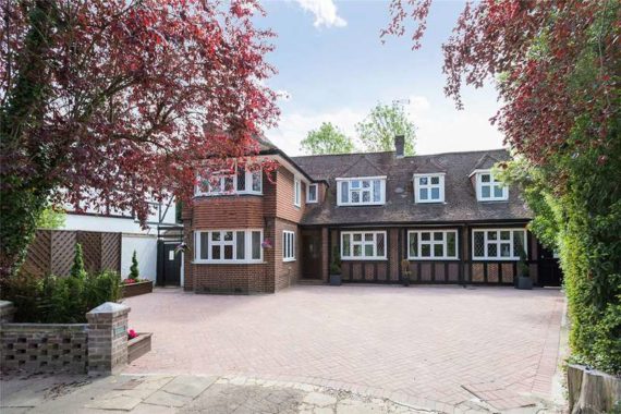 6 Bedroom Detached